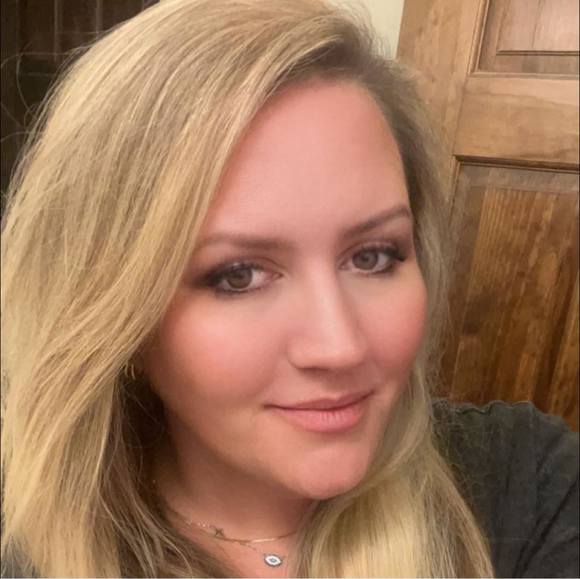 Meet your Posher, Haley - Picture 1 of 1
